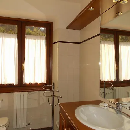 Prázdninový dům Sleeps 9 Pool