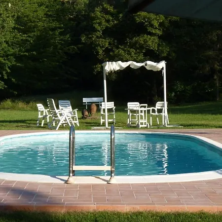 Sleeps 9 Pool *
